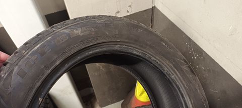 Image 3/8