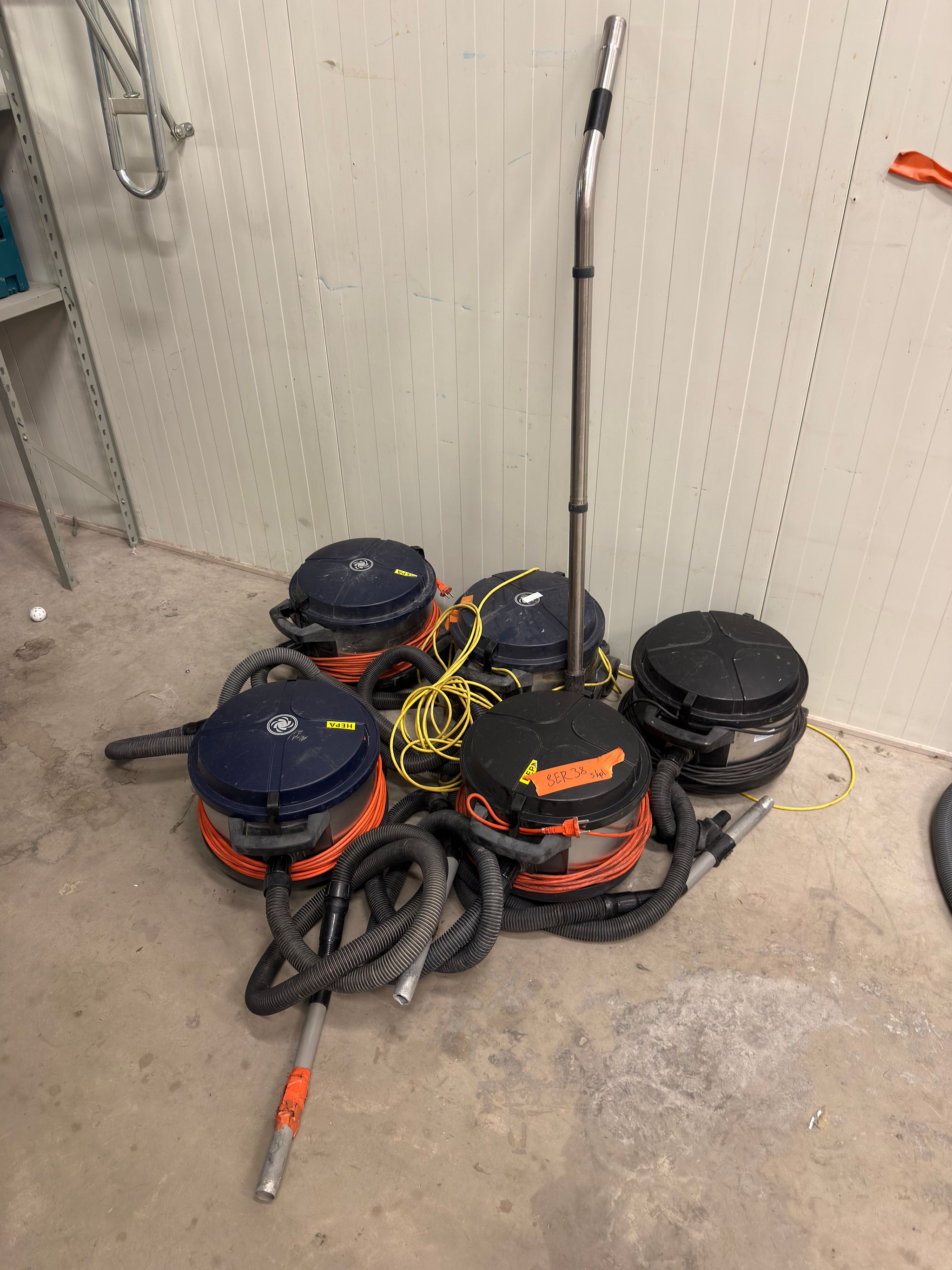 Image 1/24