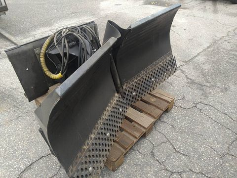 Image 4/6