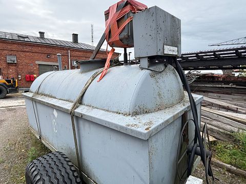 Image 5/8