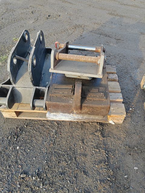 Image 7/10