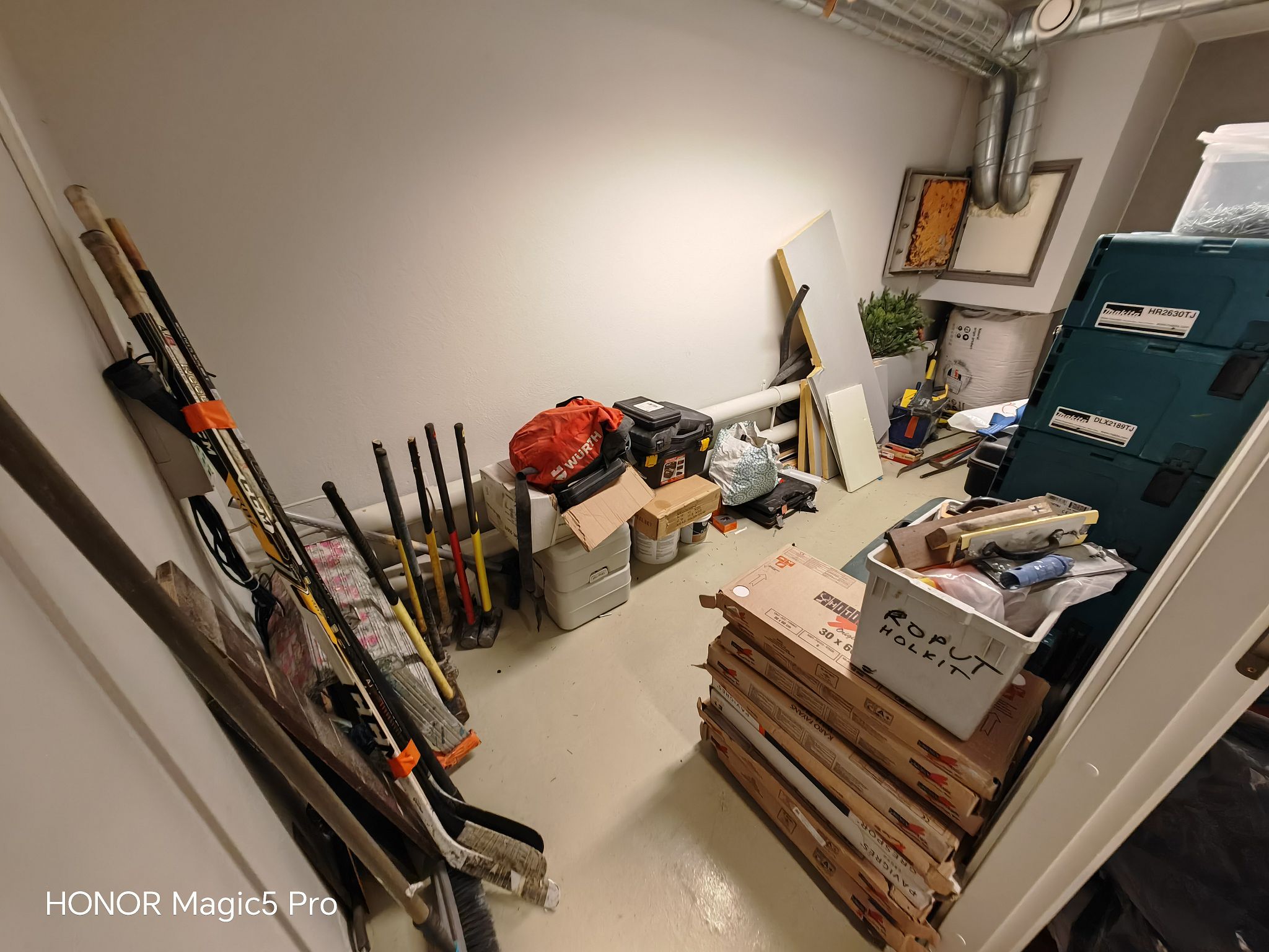 Image 3/206