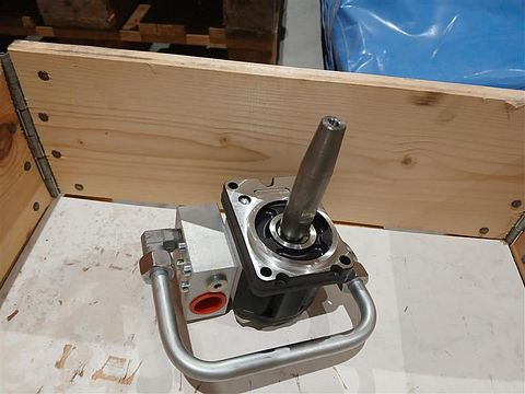 Image 4/5