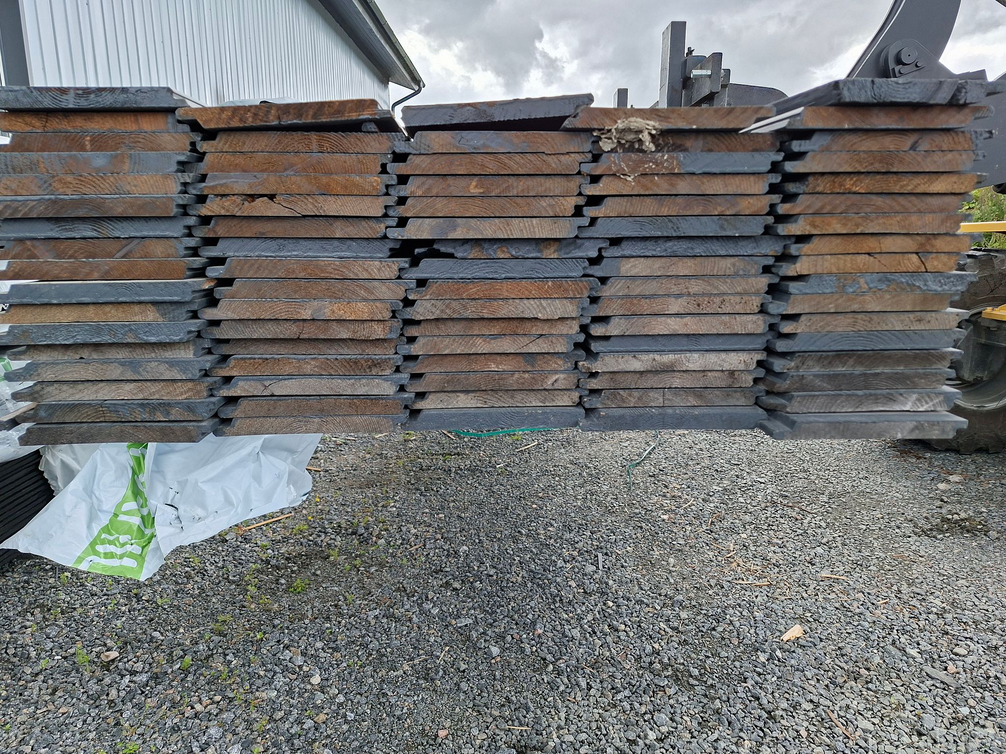 Image 1/4