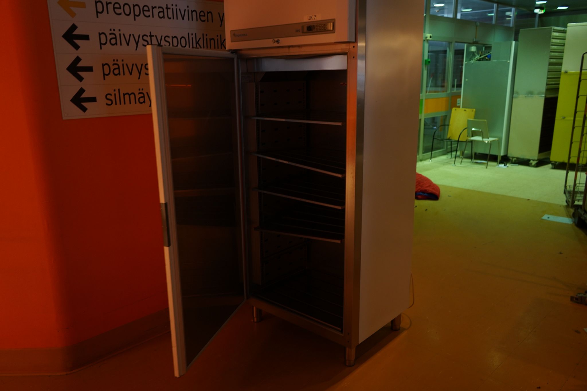 Image 8/9