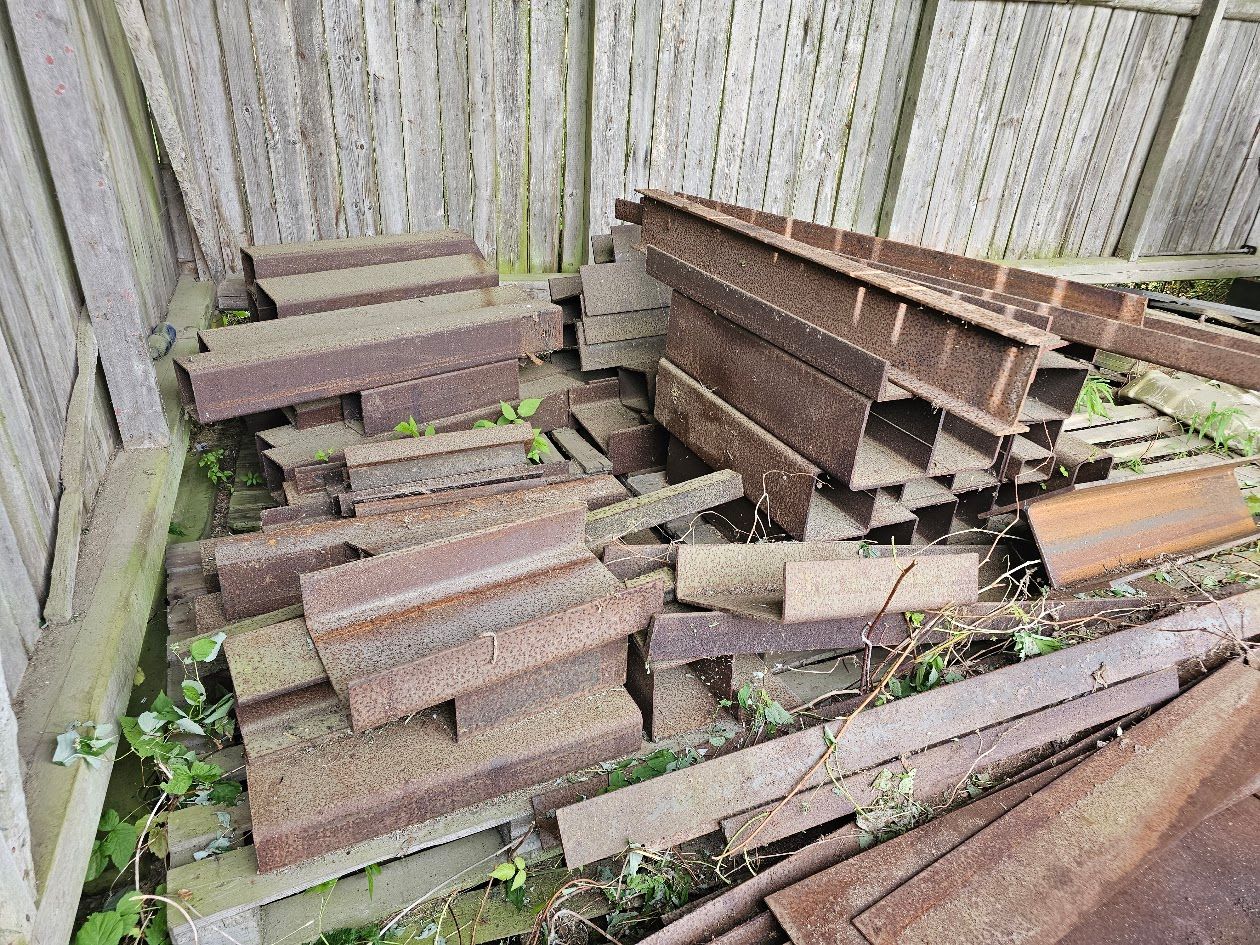 Image 4/6