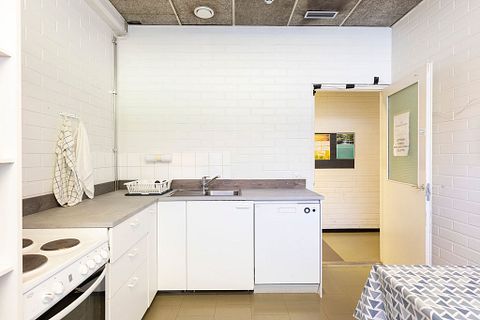 Image 19/36