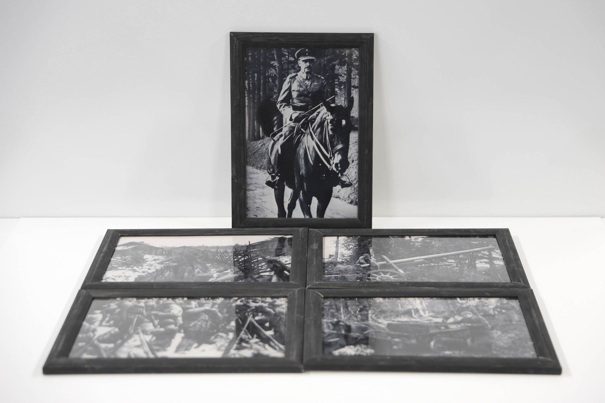 Image 1/15