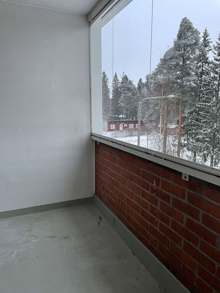 Image 15/19
