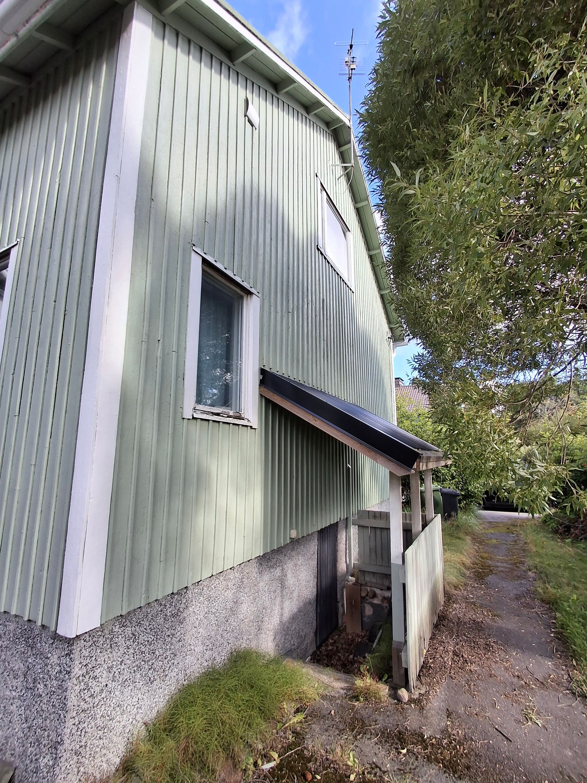 Image 3/42