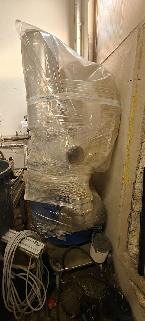 Image 2/5