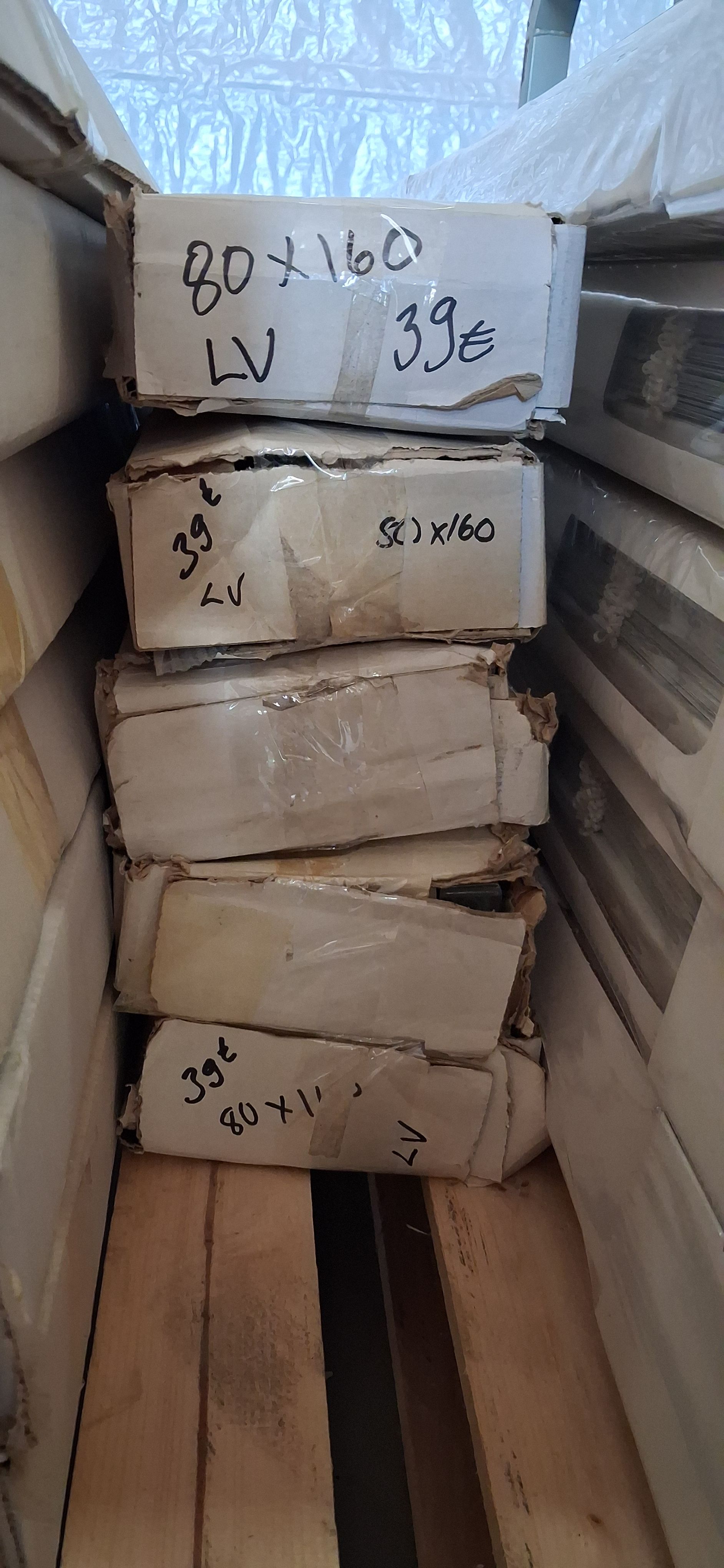 Image 8/18