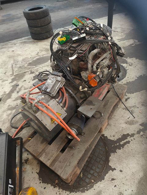 Image 1/3