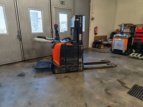 Image 1/10