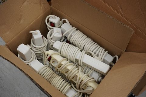 Image 2/8