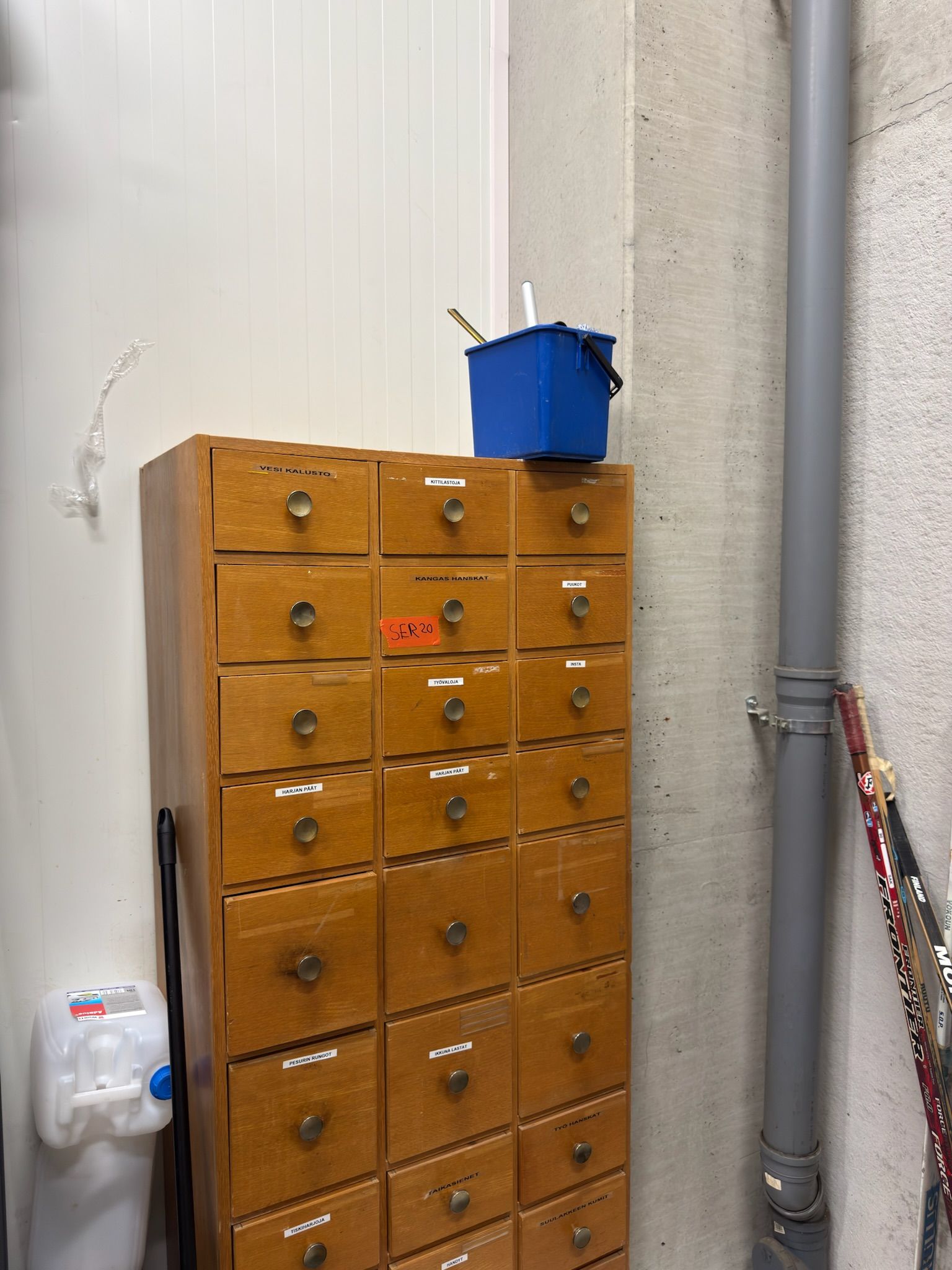 Image 3/36