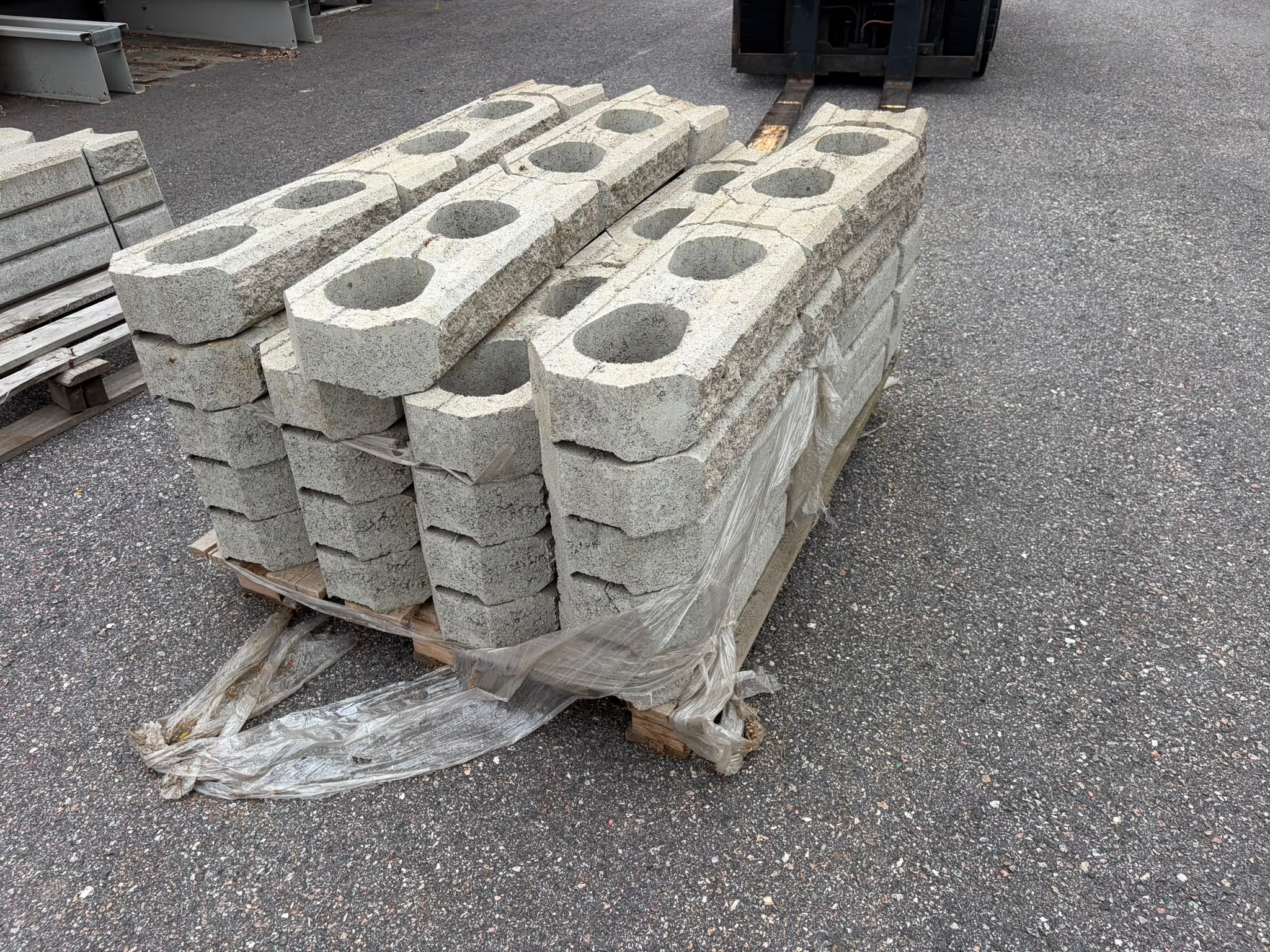 Image 7/7