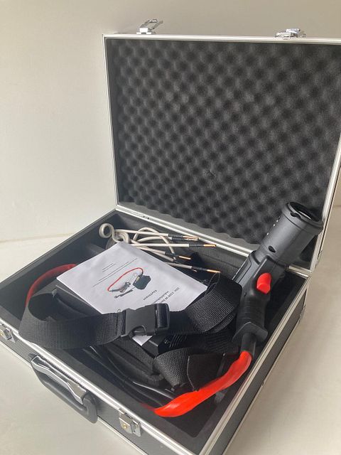Image 2/4