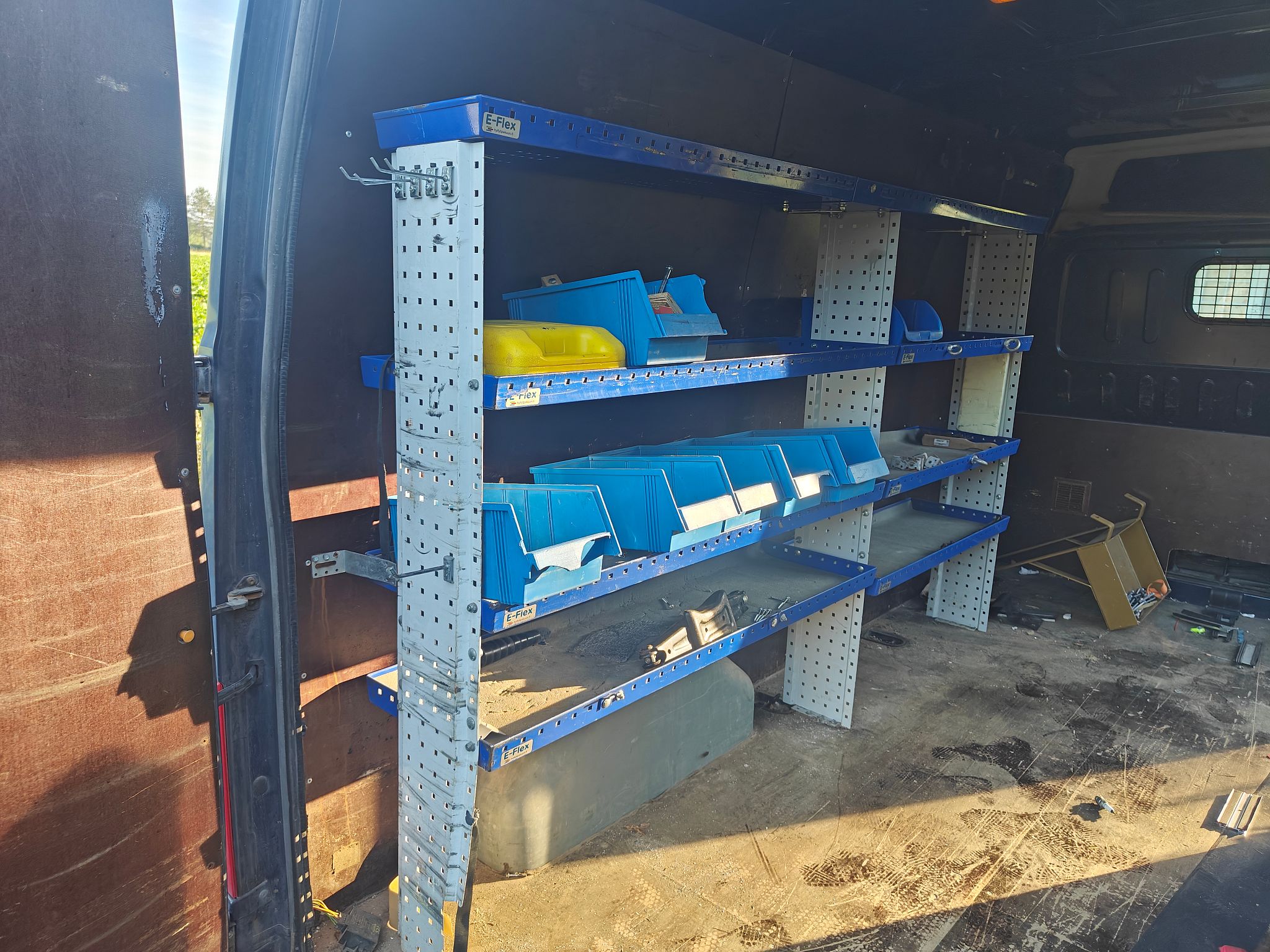 Image 1/20