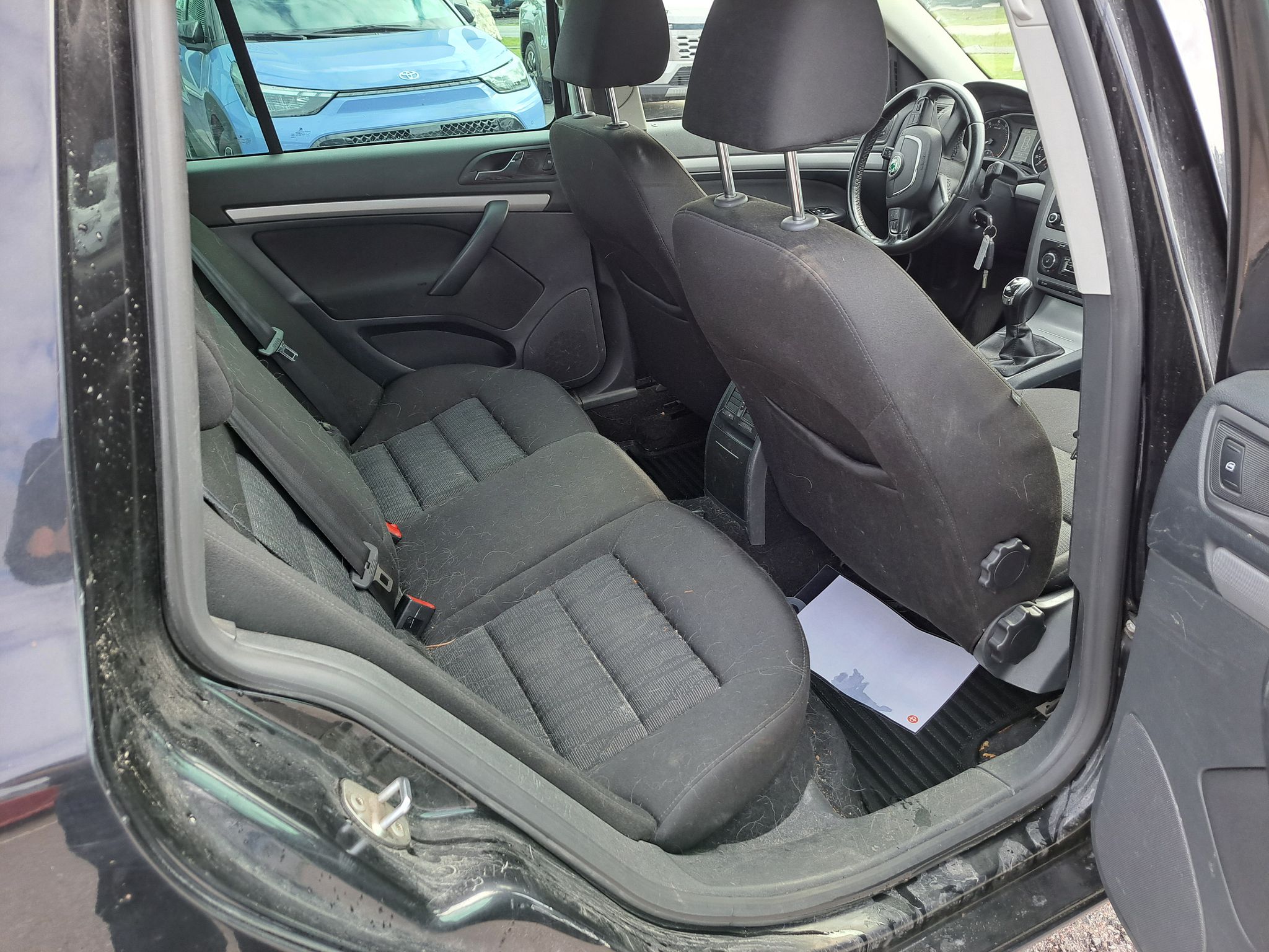 Image 11/27