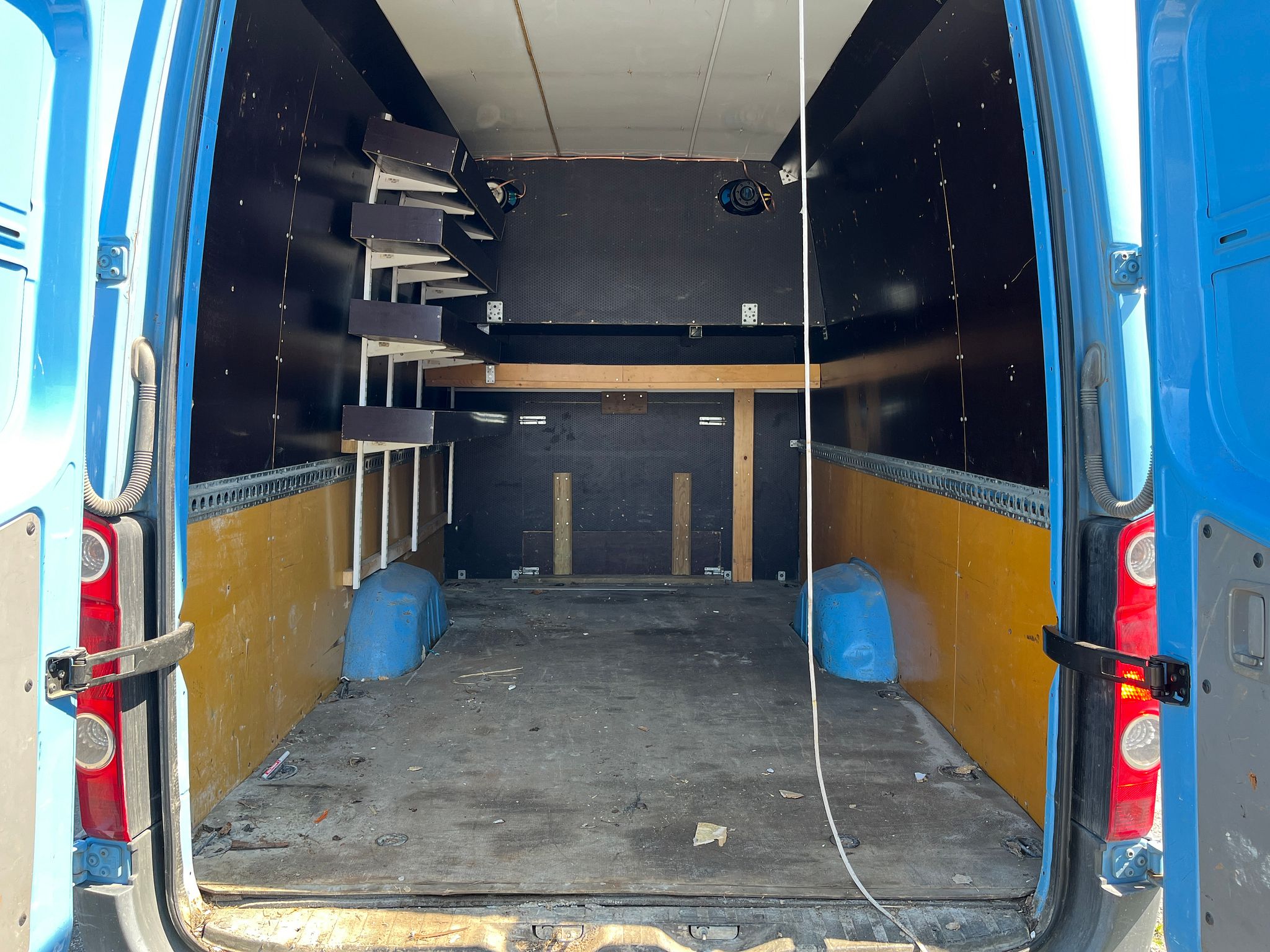 Image 9/49