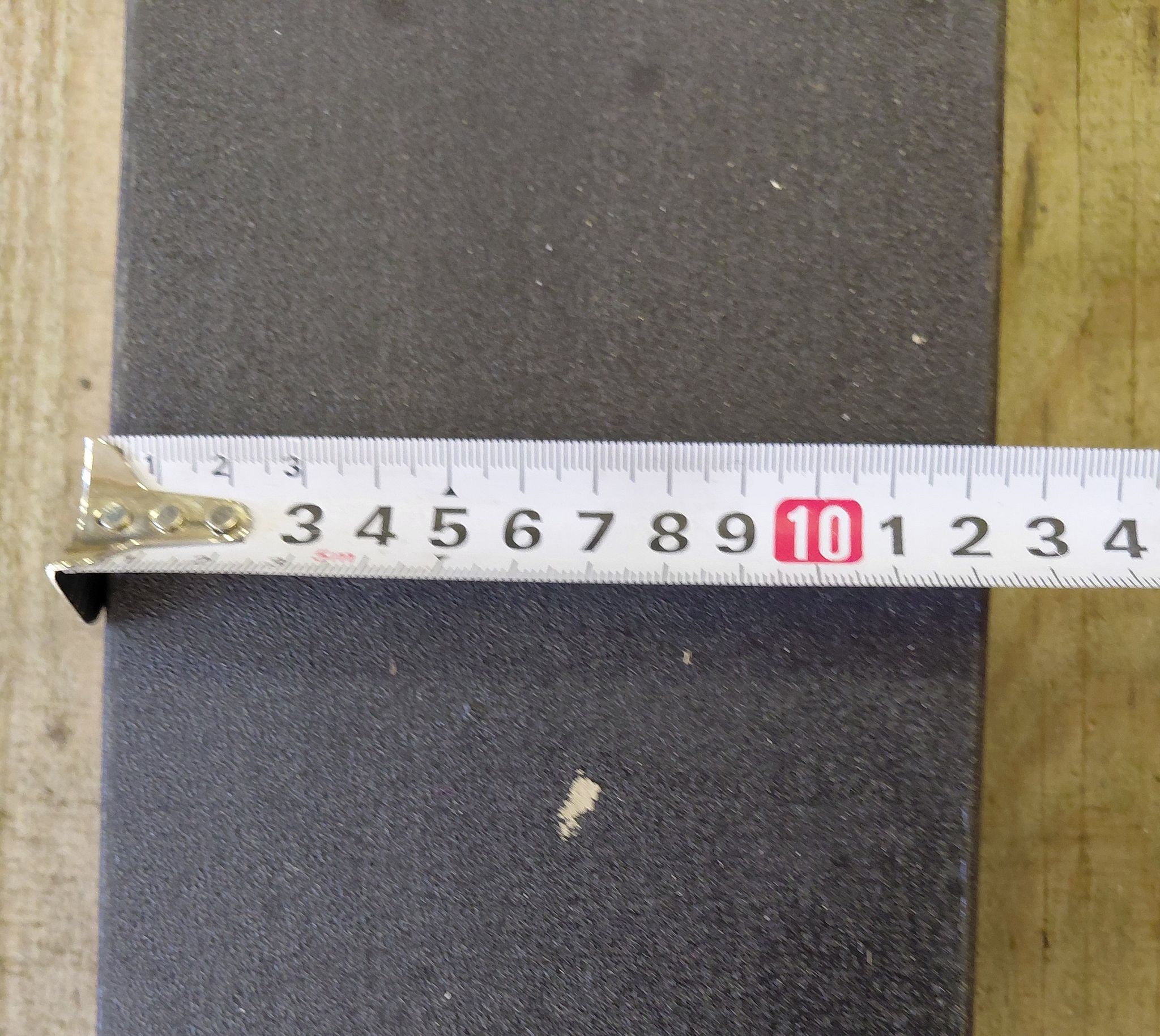 Image 8/12