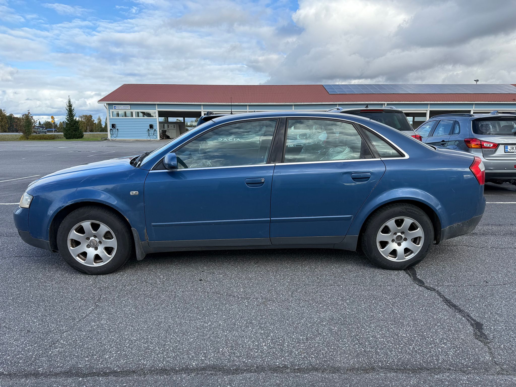 Image 4/12