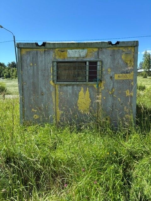 Image 2/8