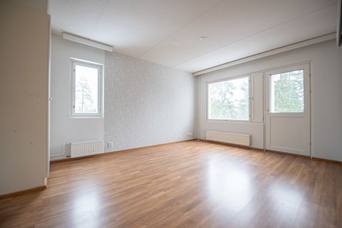 Image 3/17