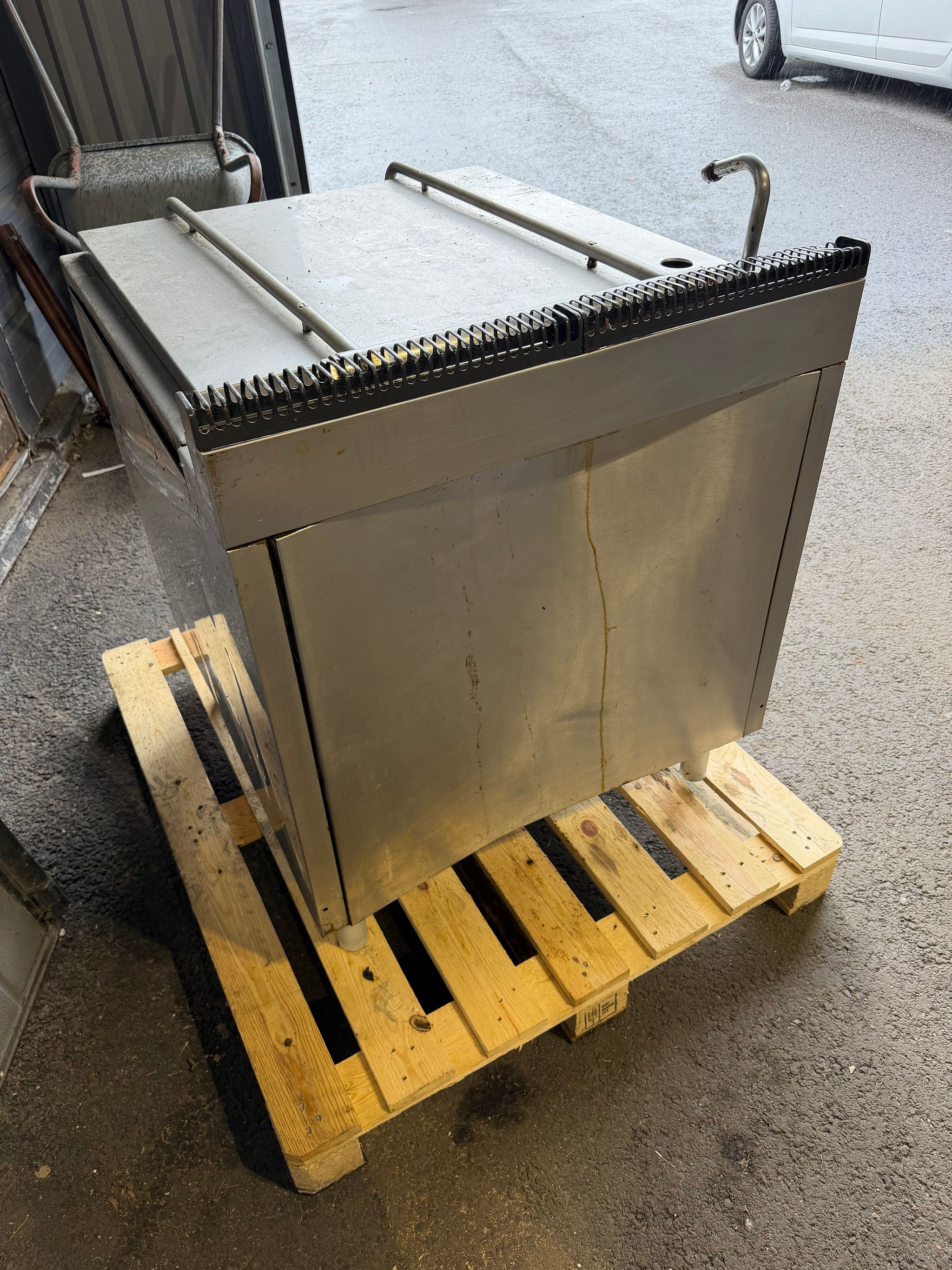Image 8/10