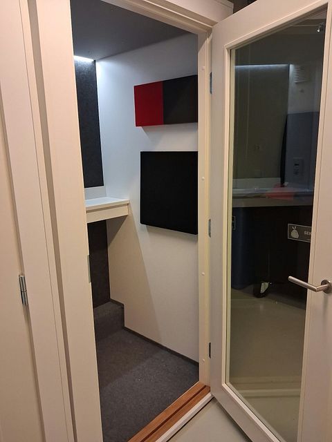 Image 8/8