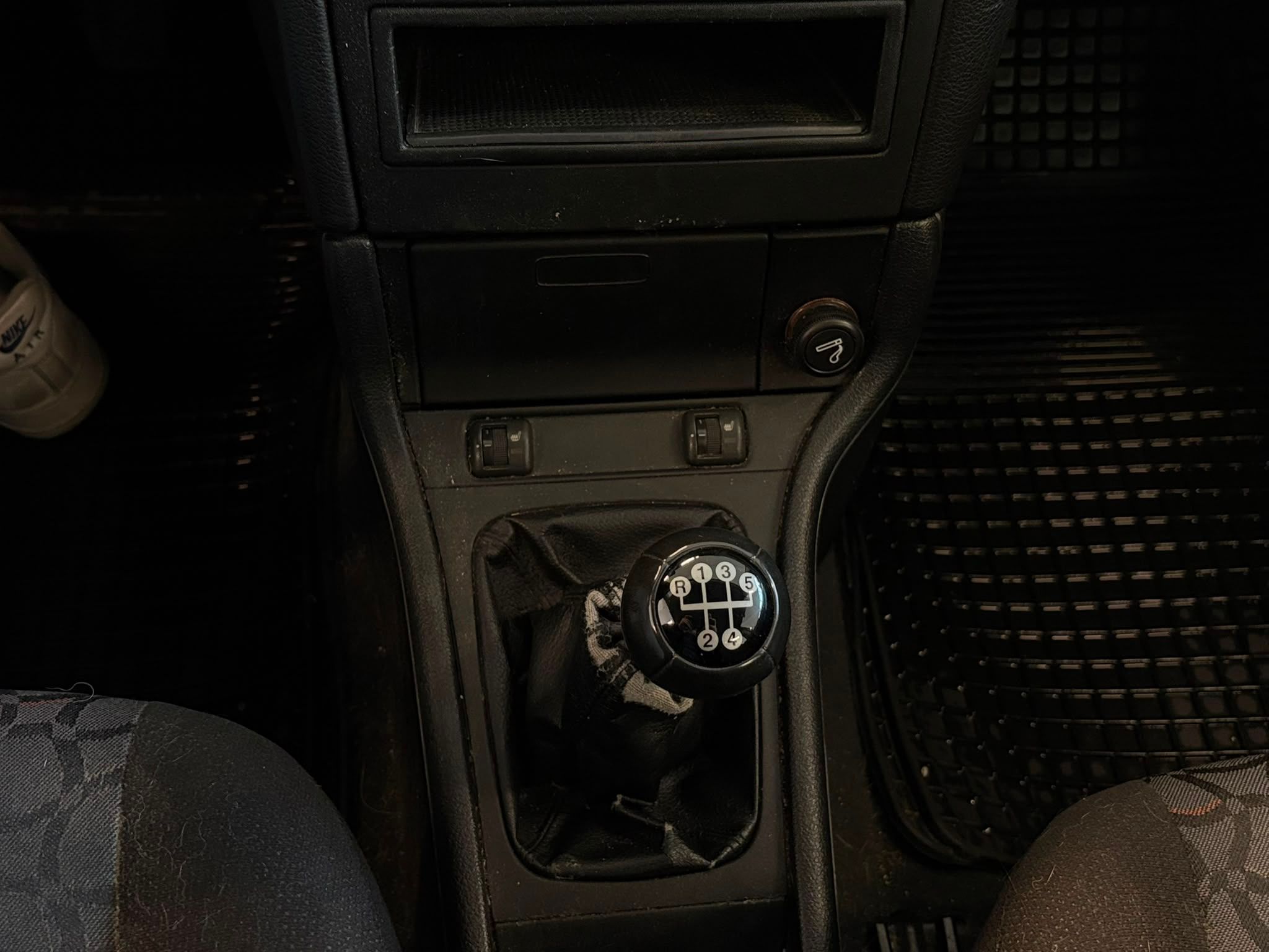 Image 18/53