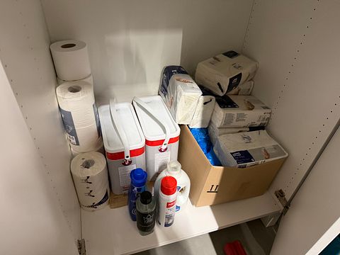 Image 4/6