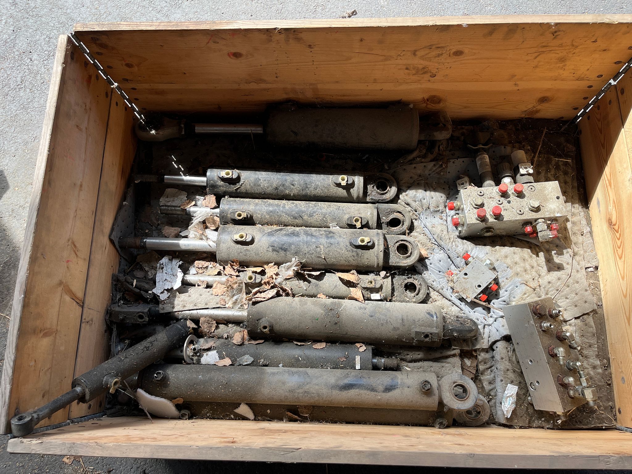 Image 1/2