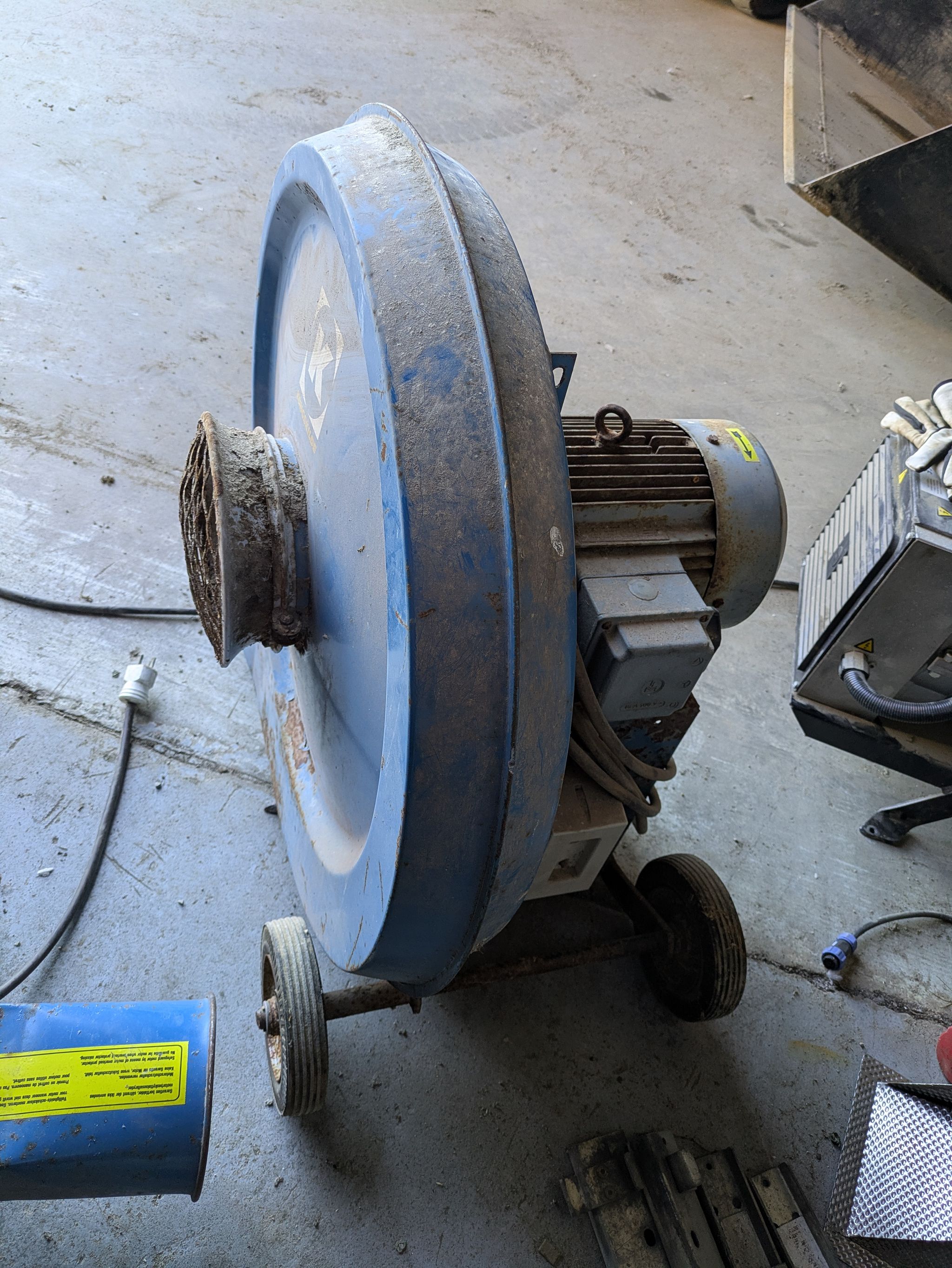 Image 4/10