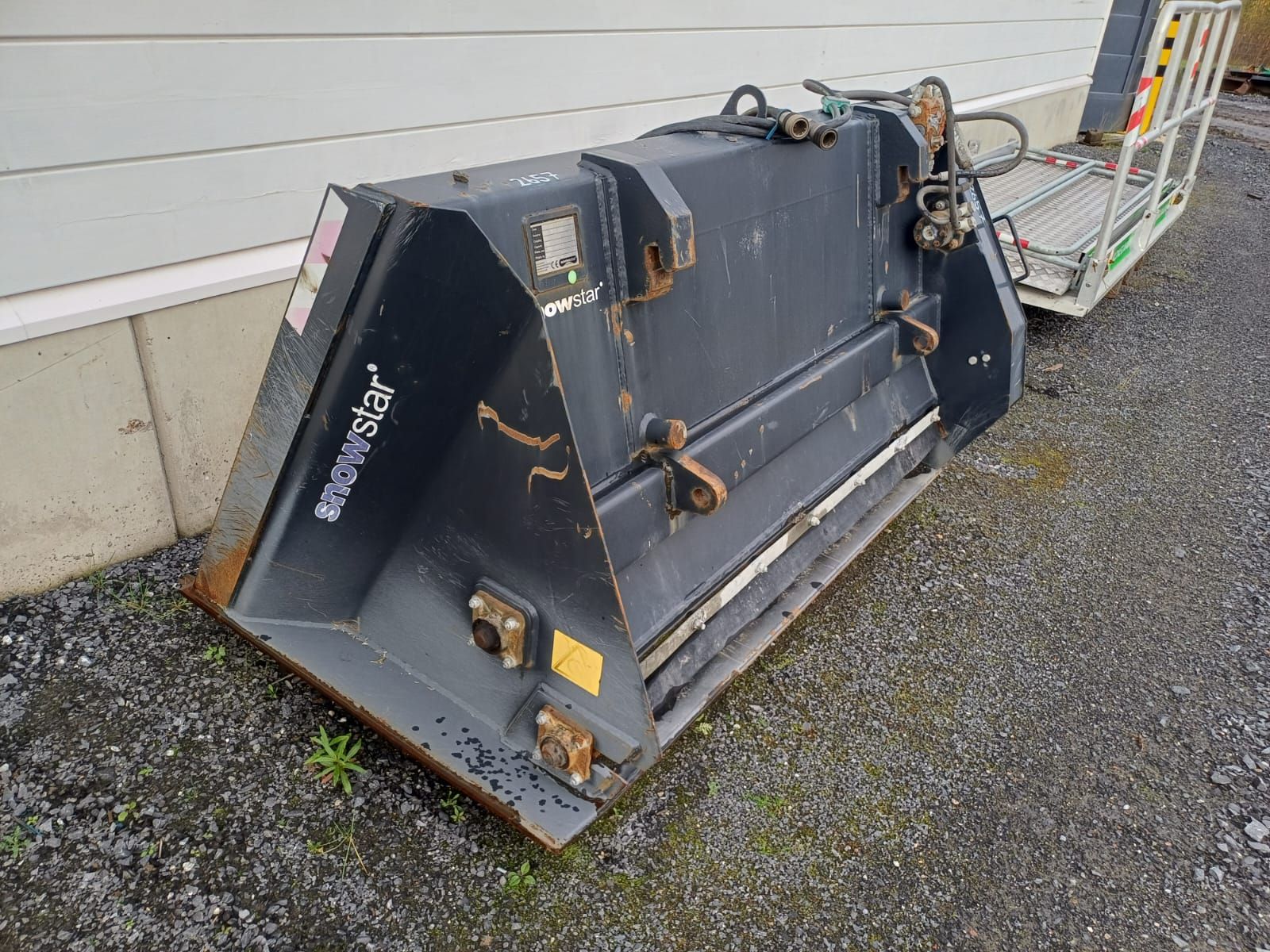 Image 3/6