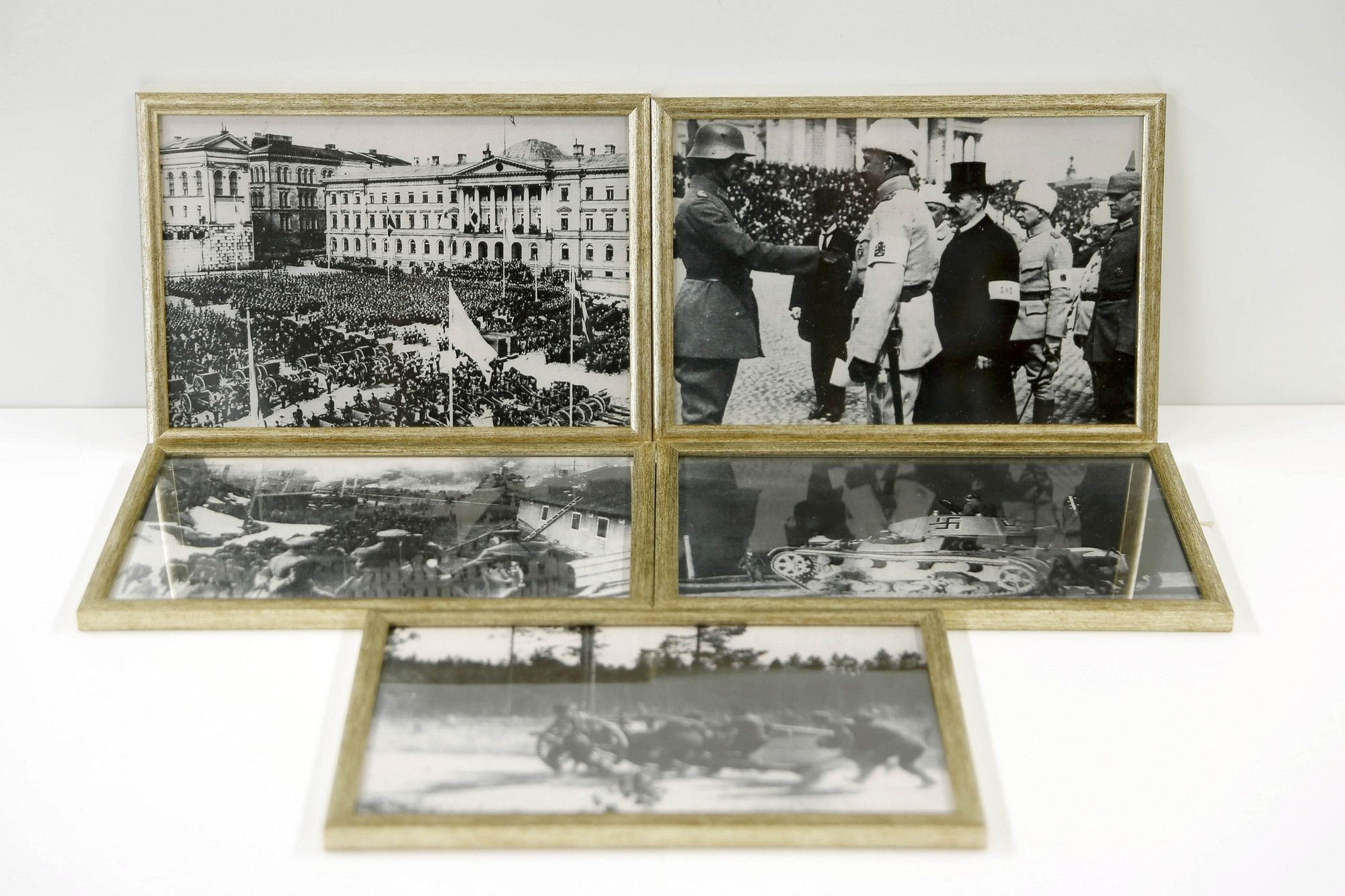 Image 1/10