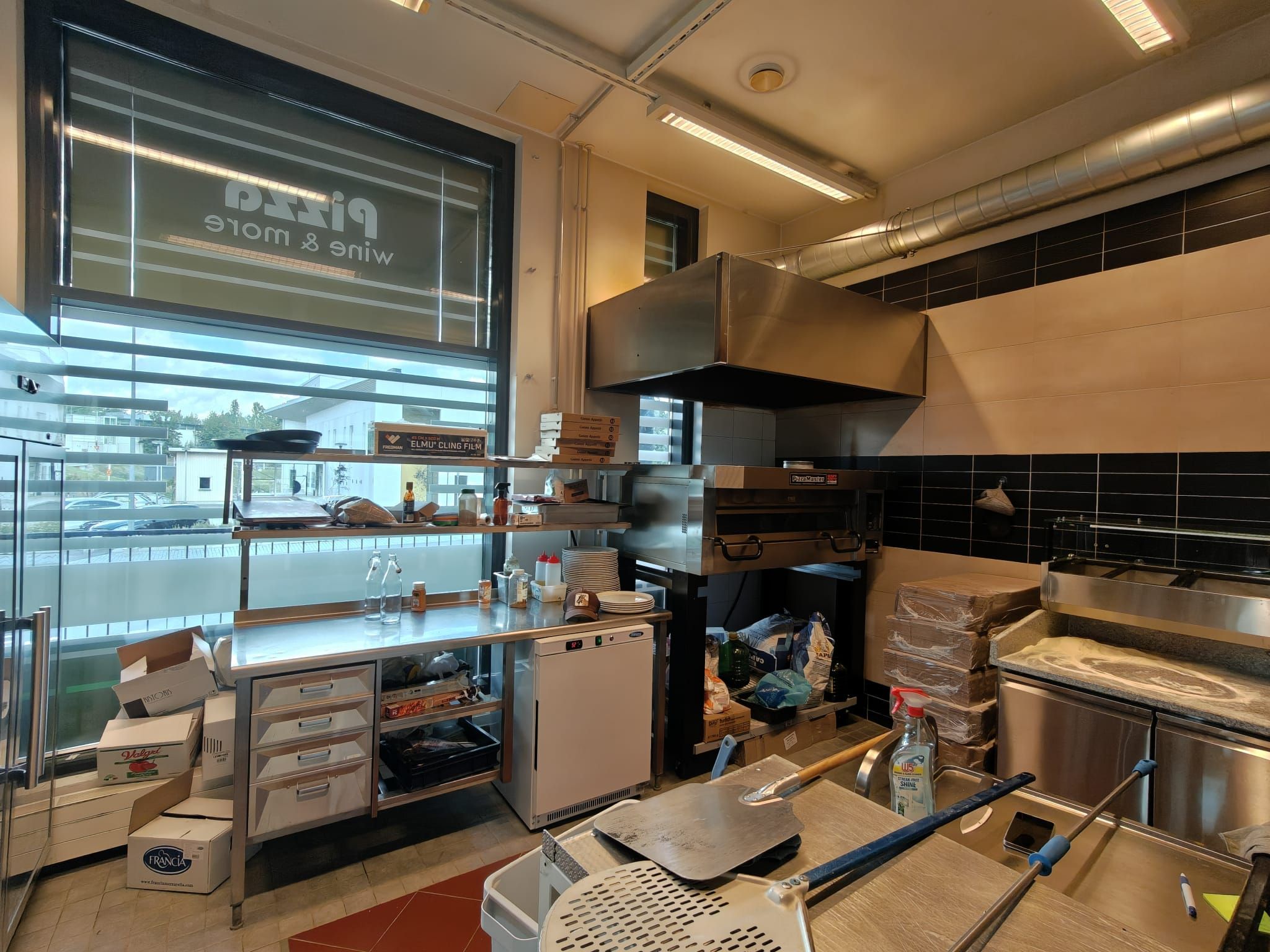 Image 19/25