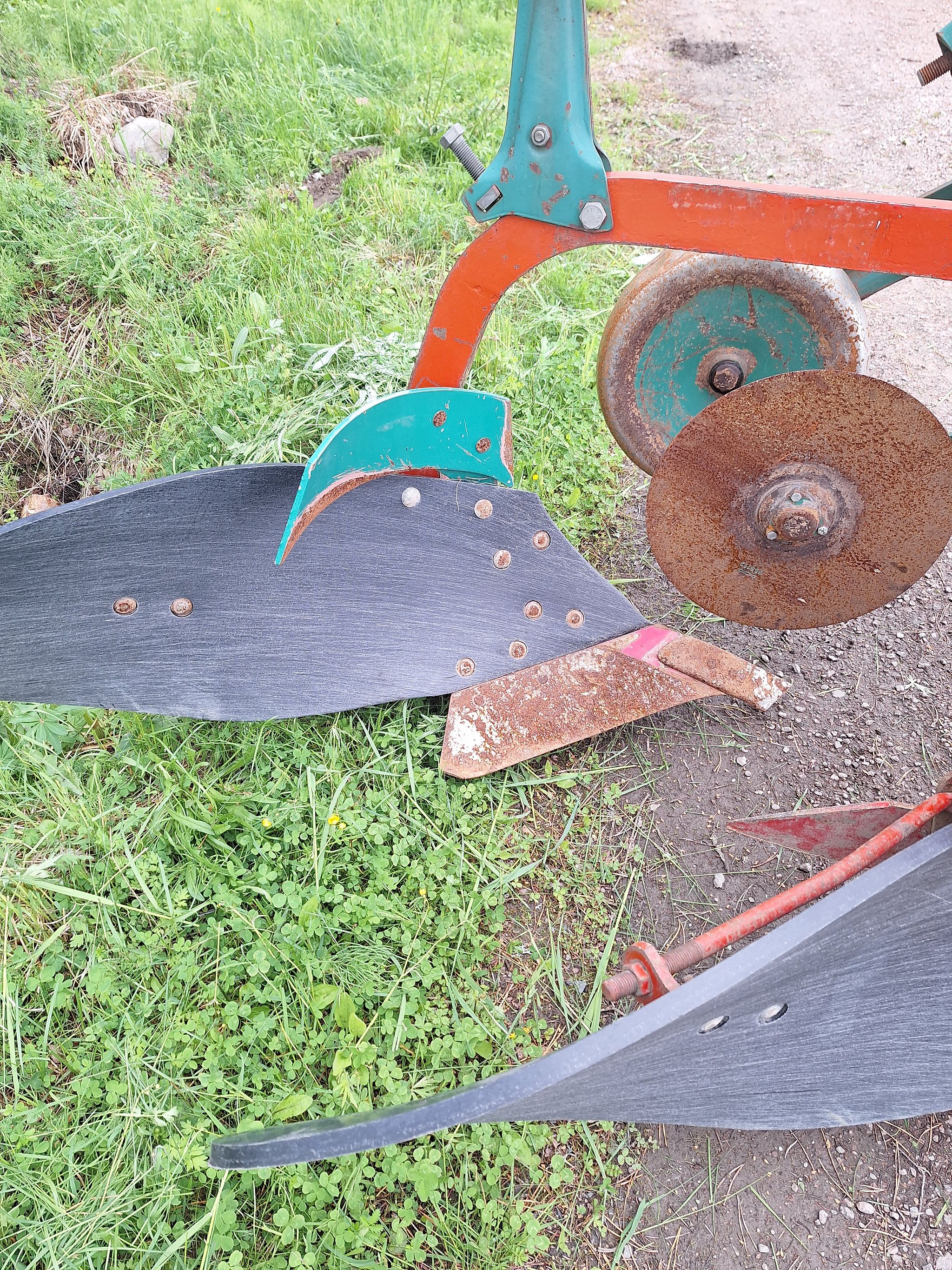 Image 6/12