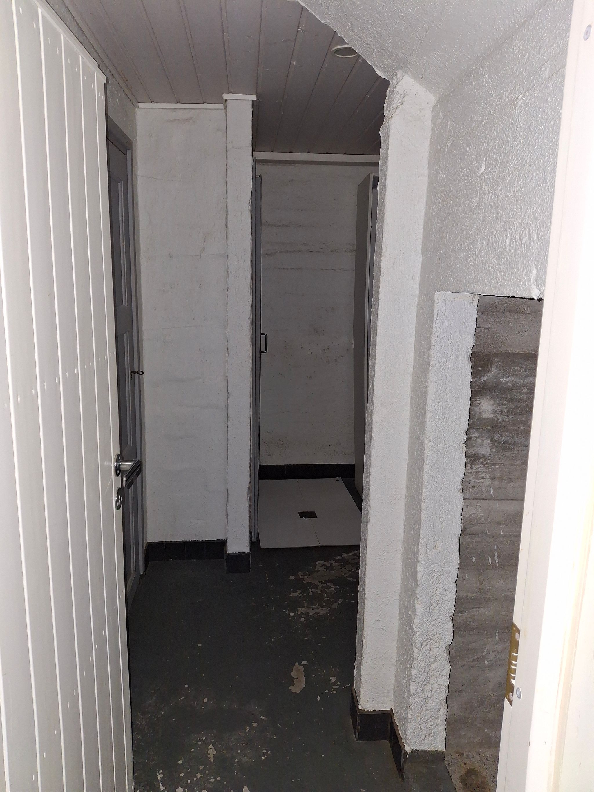 Image 21/40