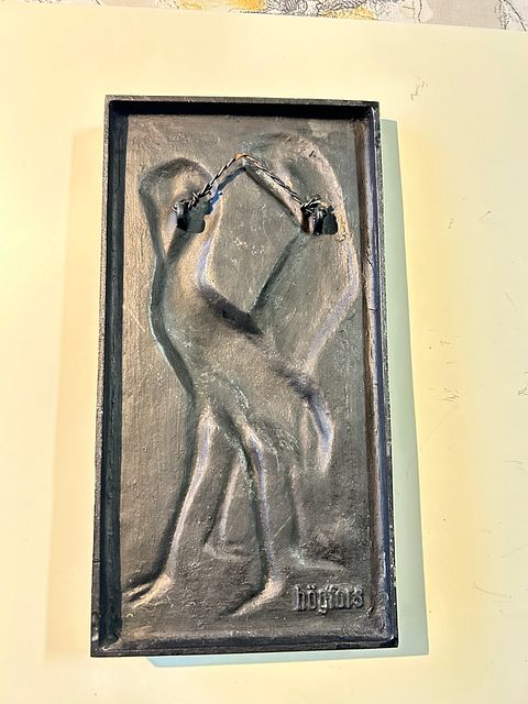 Image 4/8