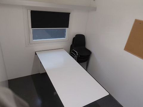 Image 6/11