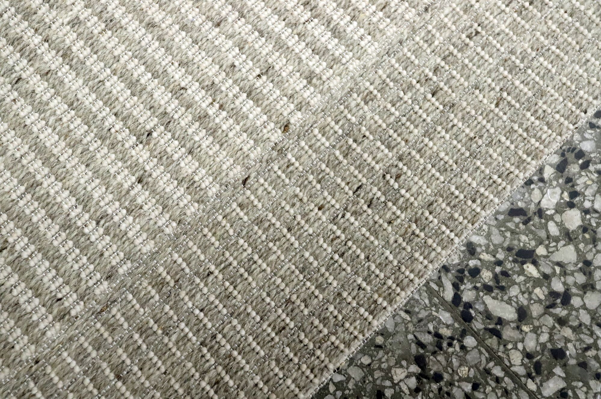 Image 2/5