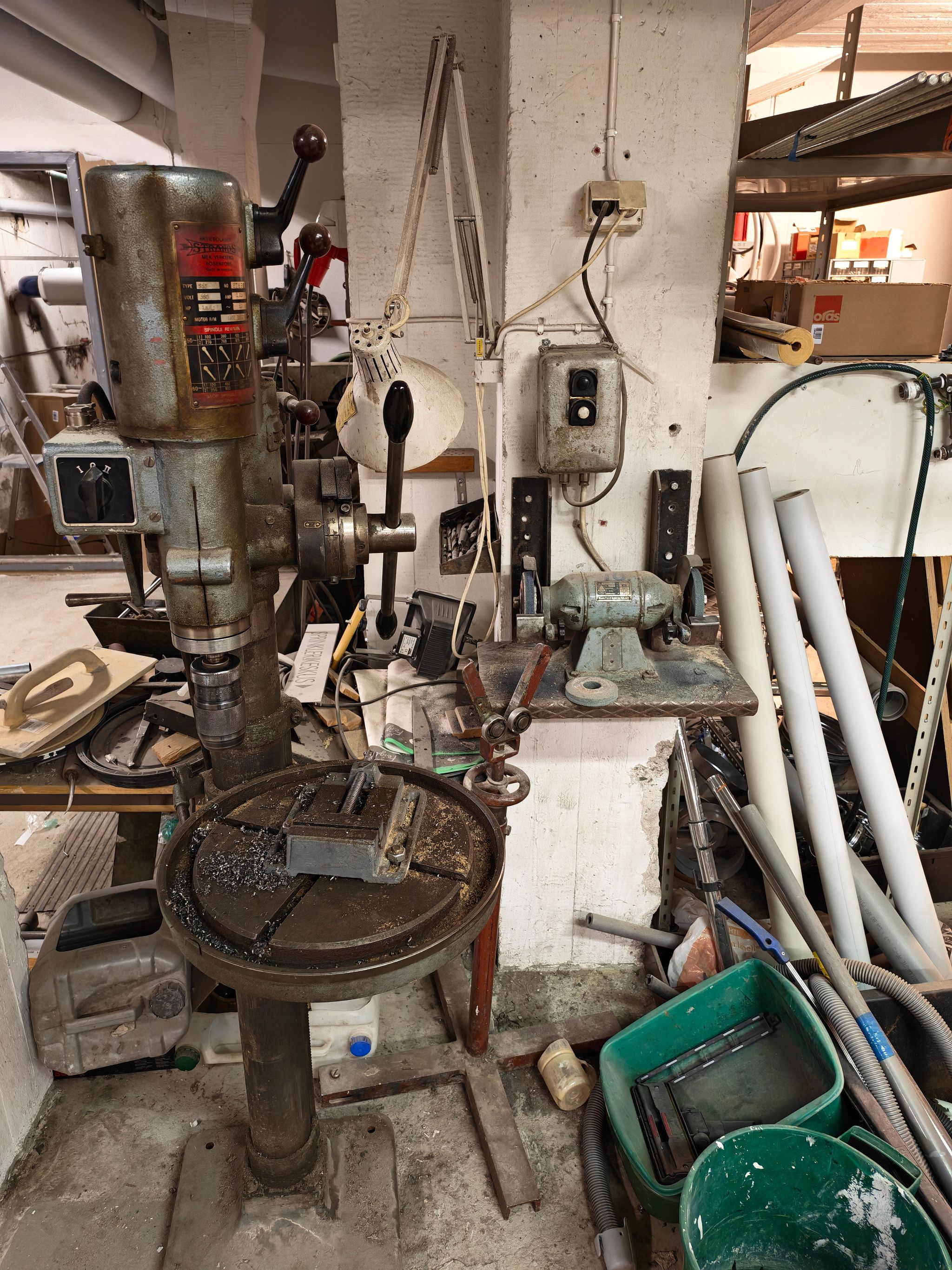 Image 1/2