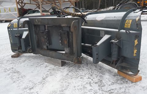 Image 6/9