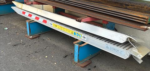 Image 1/7
