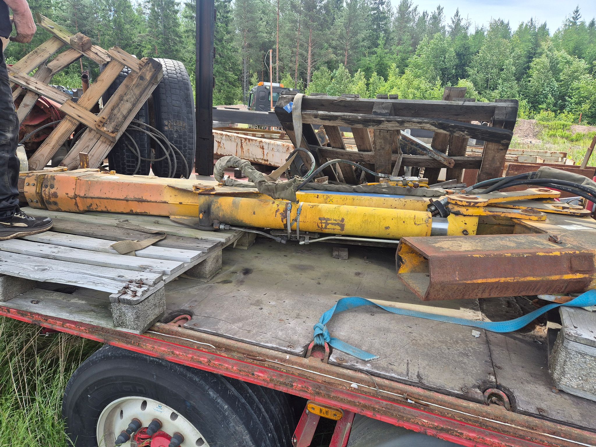 Image 2/3