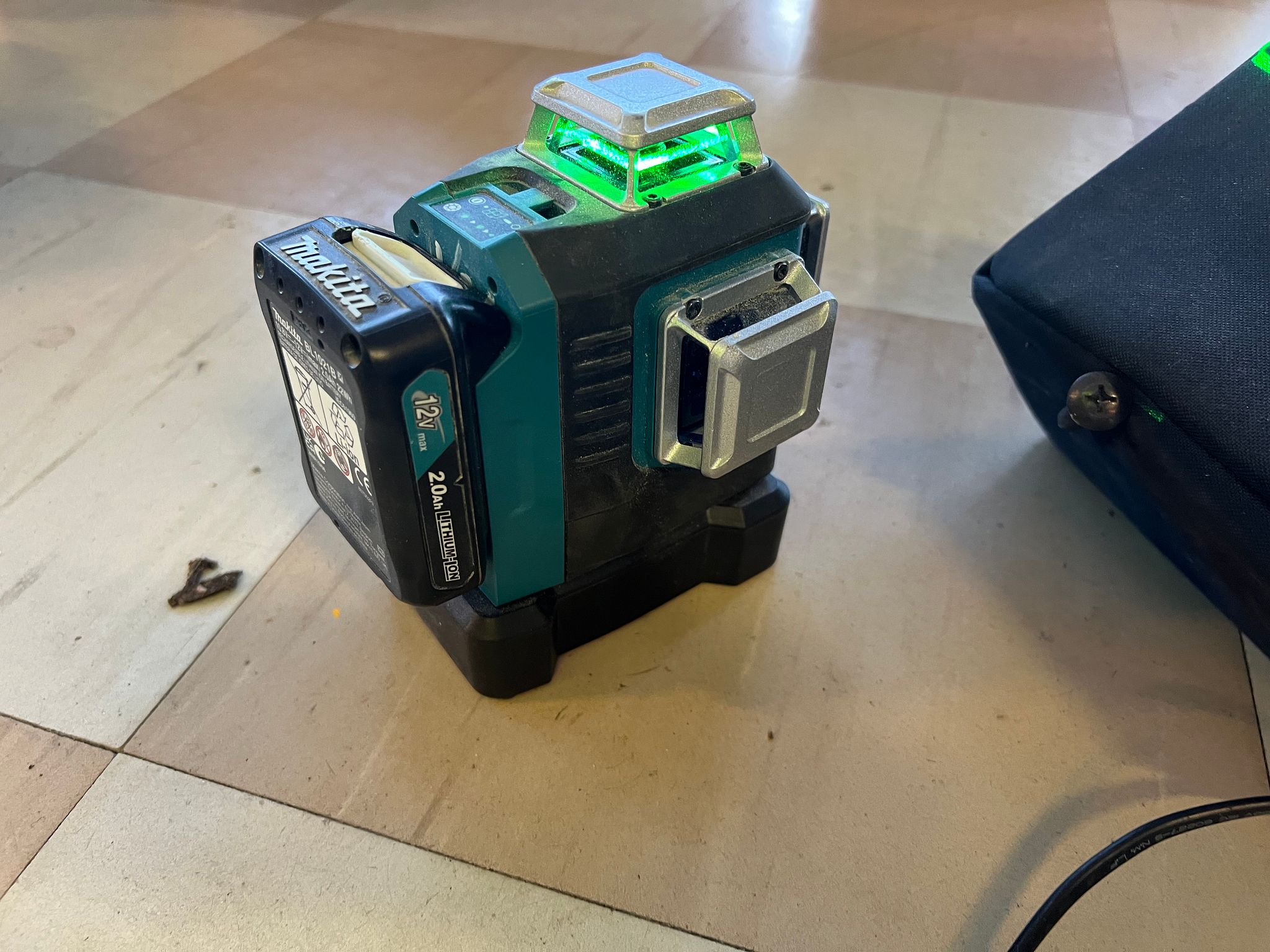 Image 4/10