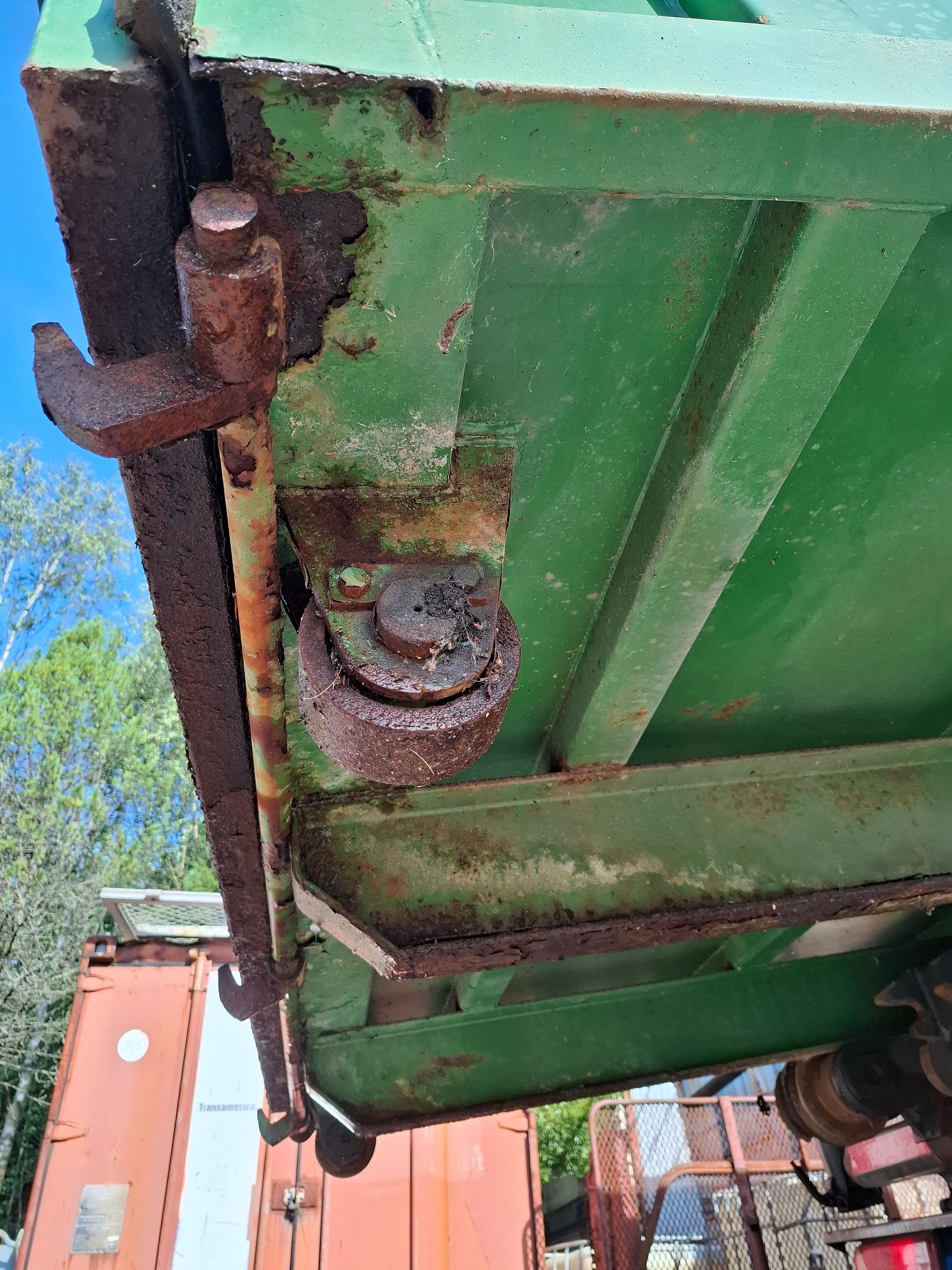 Image 6/8