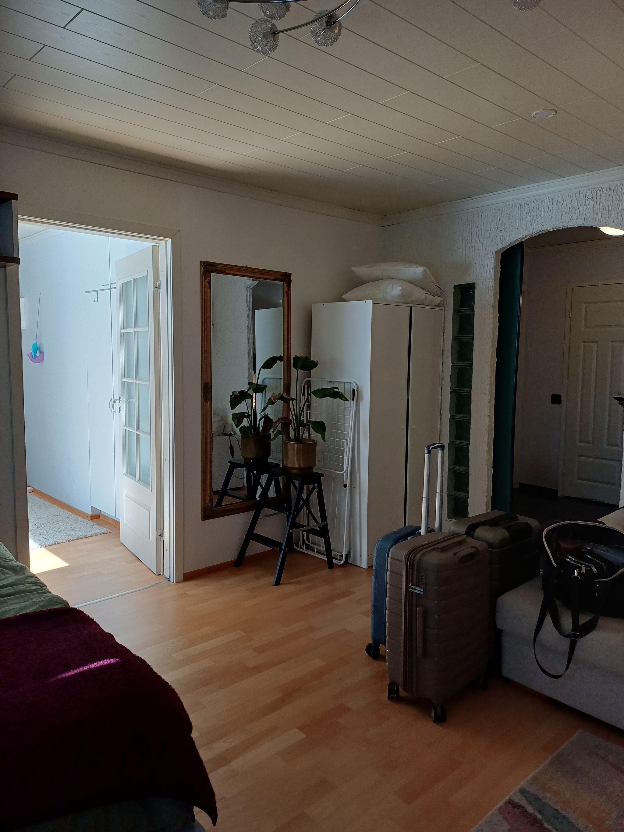 Image 6/18